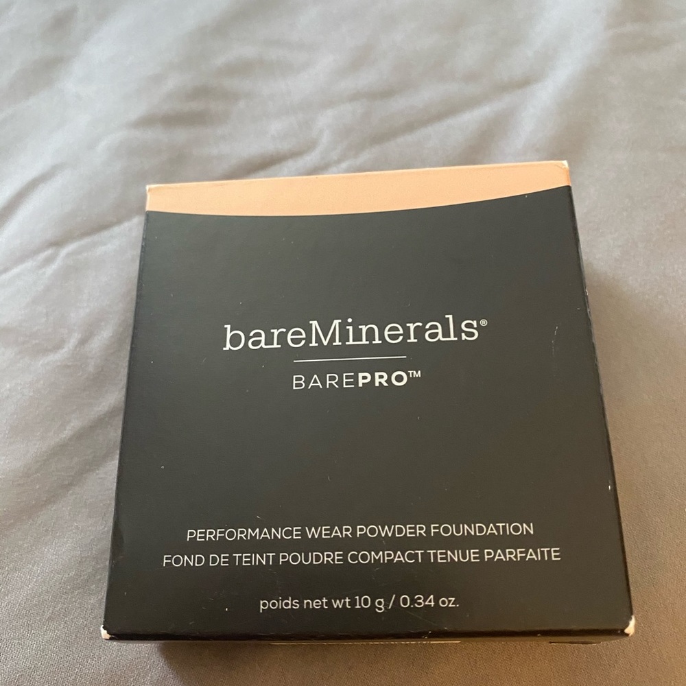 Bare minerals sateen new in box